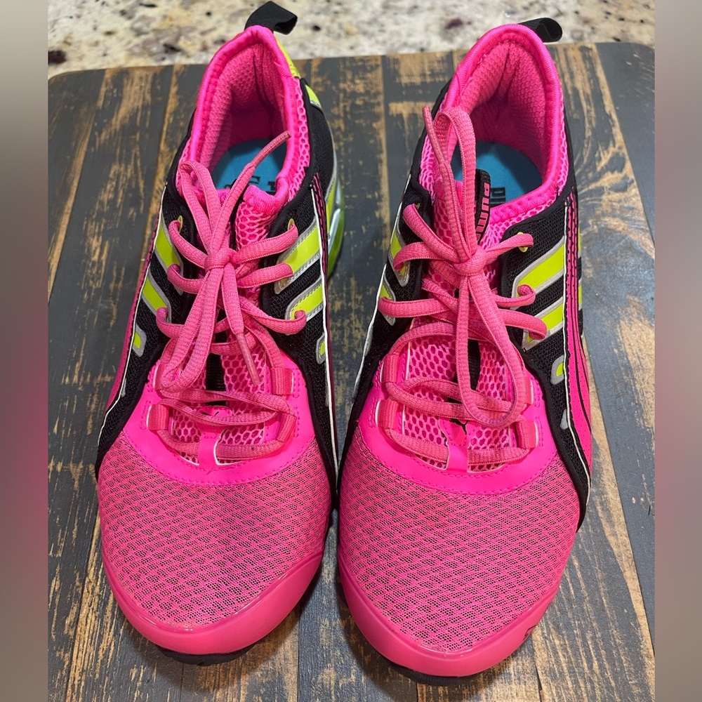 Women’s Puma Running Shoes 7.5